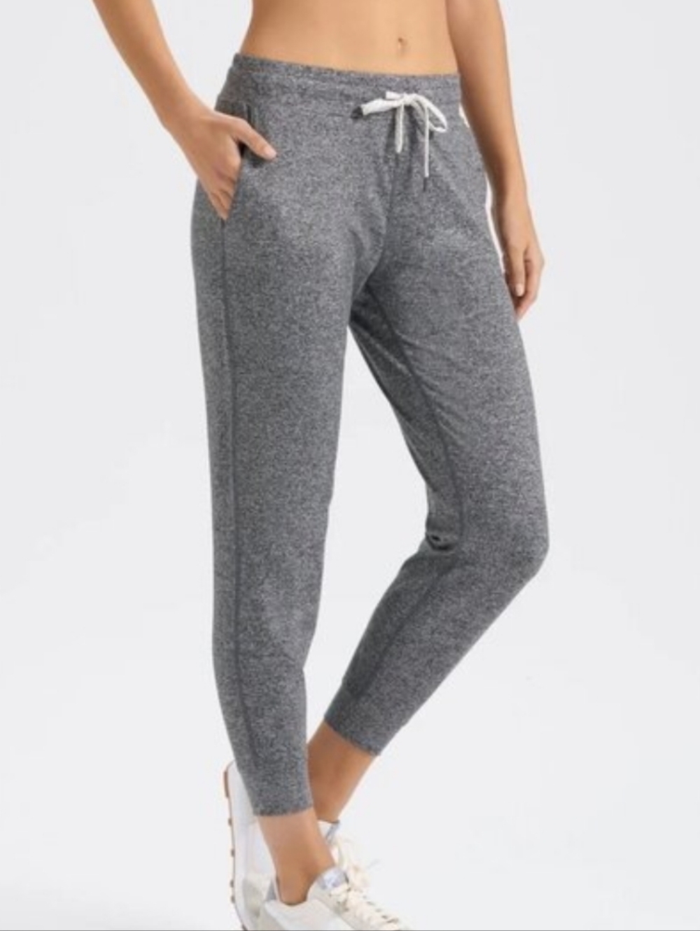 Vuori Performance Jogger Heathered Grey GUC